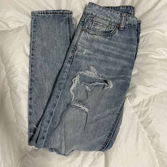 American Eagle Tomgirl Jeans - Picture 1 of 5